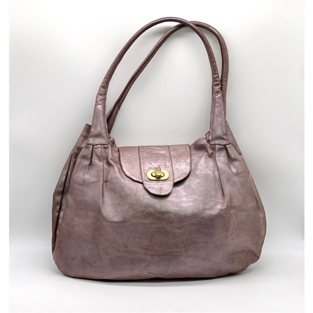 Chic Mauve Leather Shoulder Bag